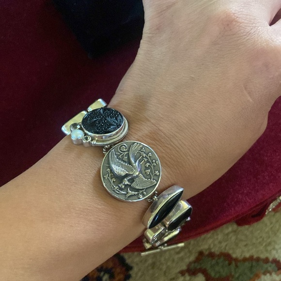 Mars and valentine bracelet and earrings set. - Picture 7 of 9